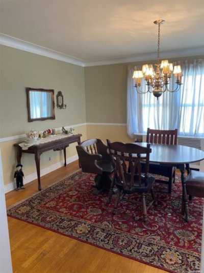 Home For Sale in Bellmore, New York