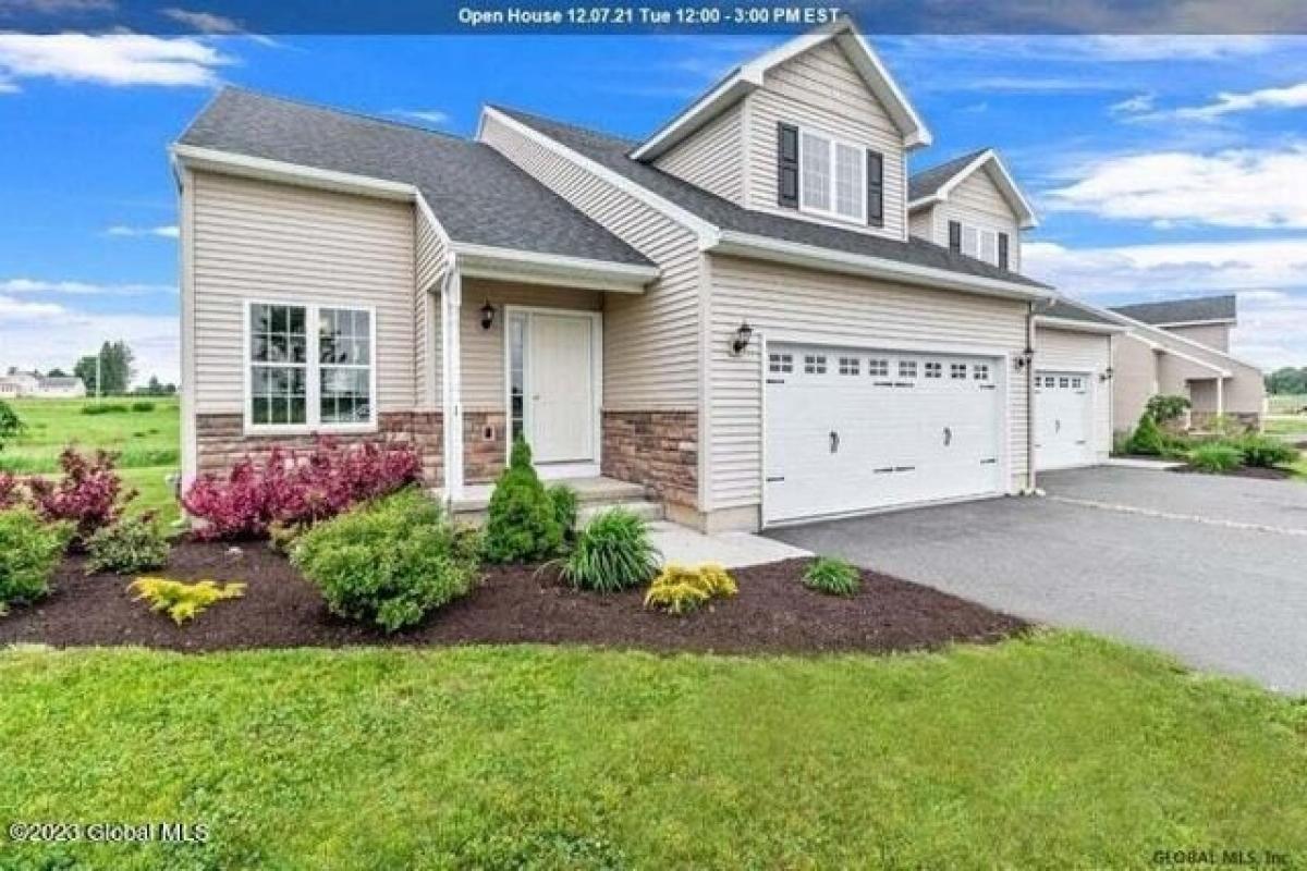 Picture of Home For Sale in Mechanicville, New York, United States