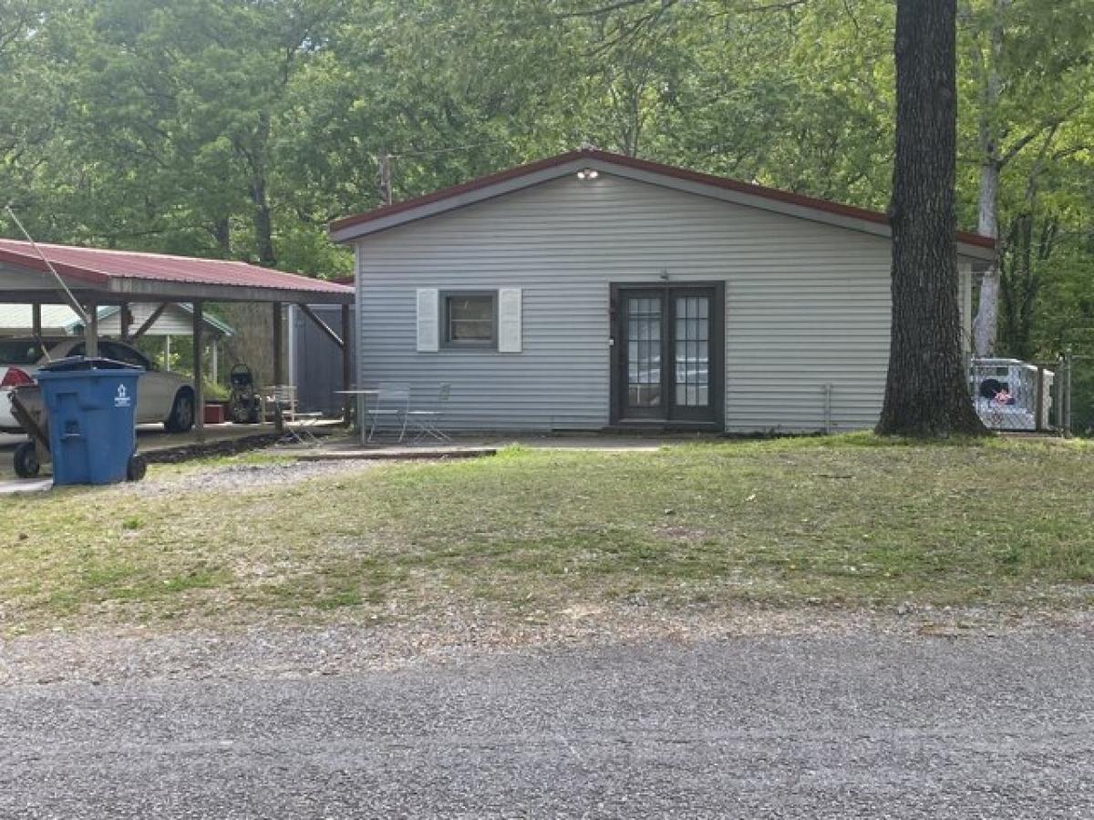 Picture of Home For Sale in Buchanan, Tennessee, United States