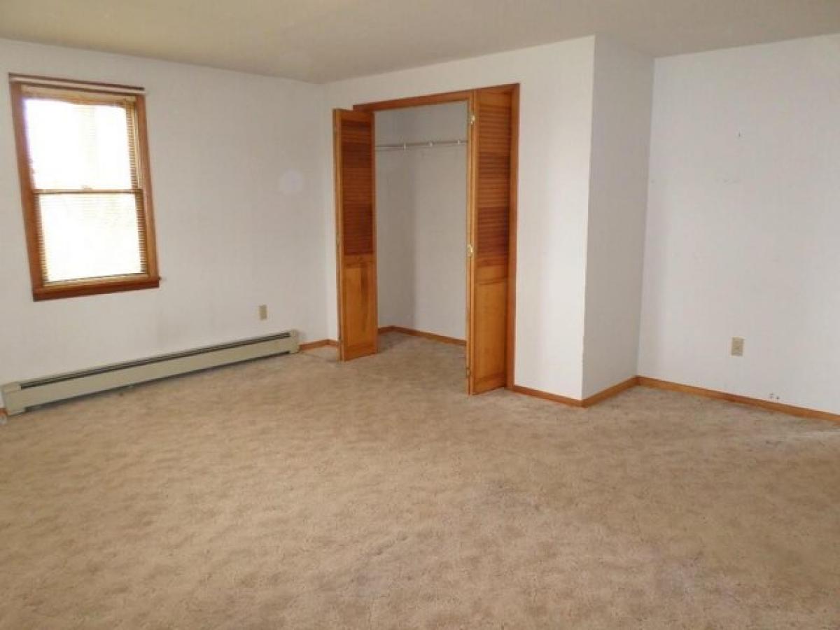 Picture of Home For Sale in Edinboro, Pennsylvania, United States