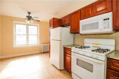 Apartment For Rent in Pelham, New York