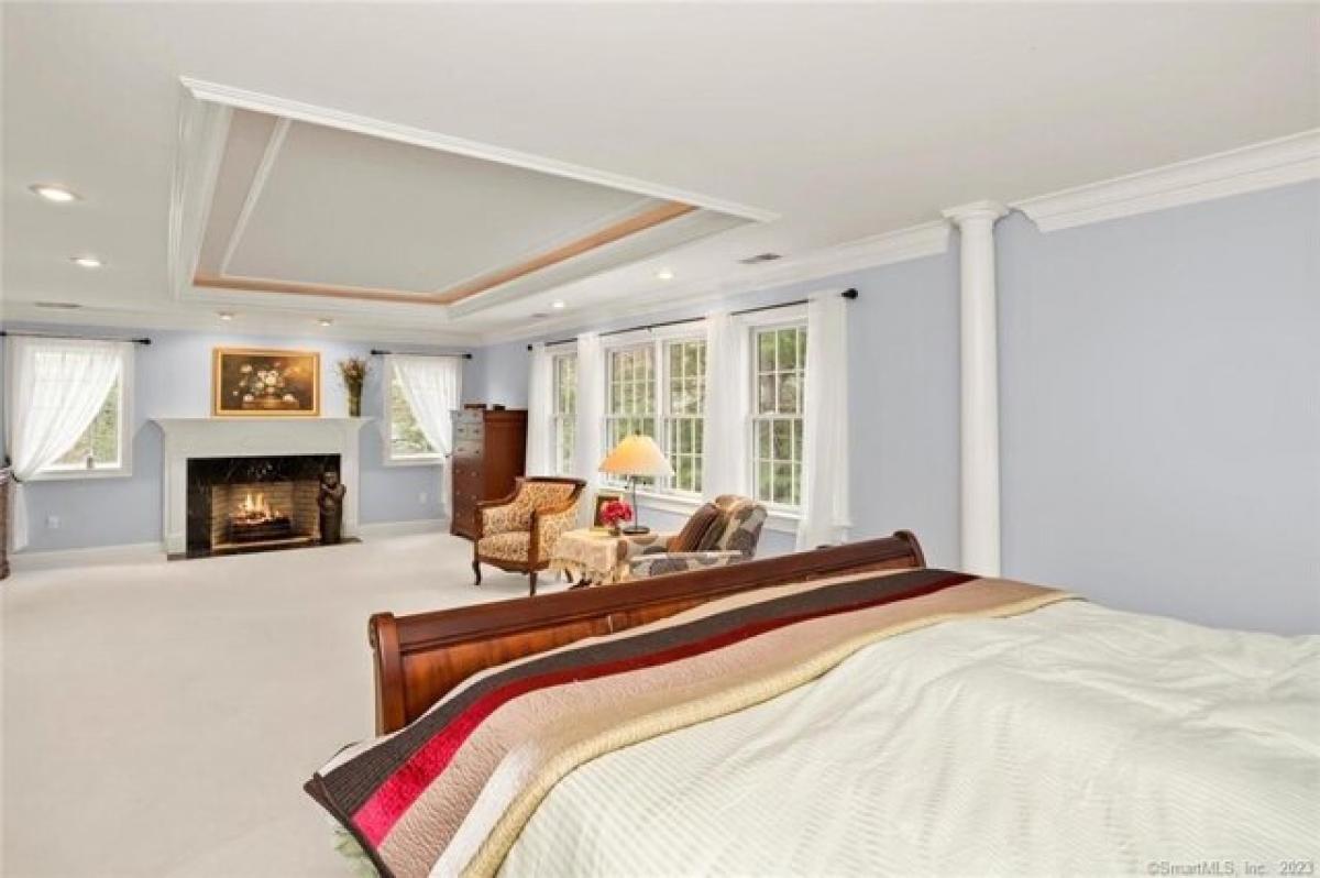 Picture of Home For Sale in Weston, Connecticut, United States