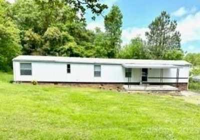 Home For Sale in Mooresboro, North Carolina