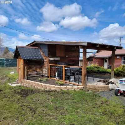 Home For Sale in Joseph, Oregon