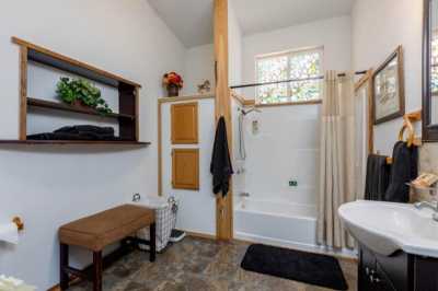 Home For Sale in Nine Mile Falls, Washington