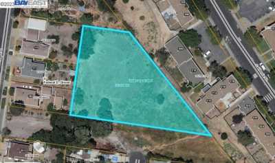 Residential Land For Sale in Rodeo, California