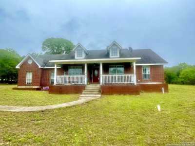 Home For Sale in Floresville, Texas