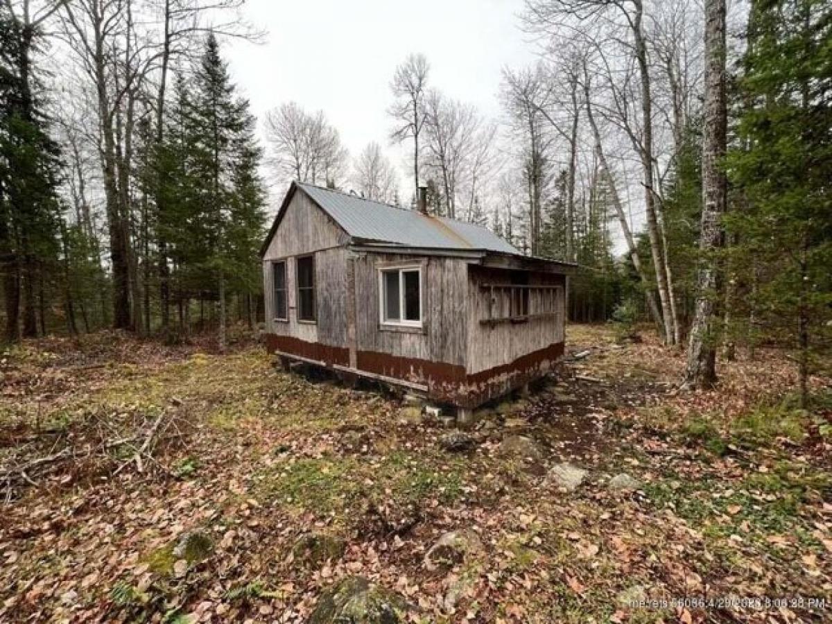 Picture of Home For Sale in Milo, Maine, United States
