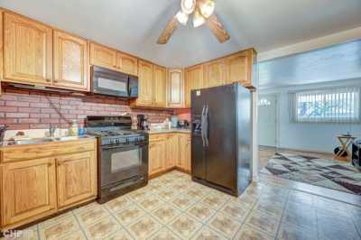 Home For Sale in Country Club Hills, Illinois