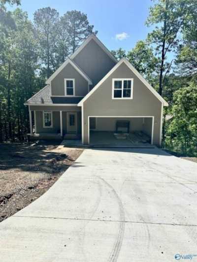 Home For Sale in Guntersville, Alabama