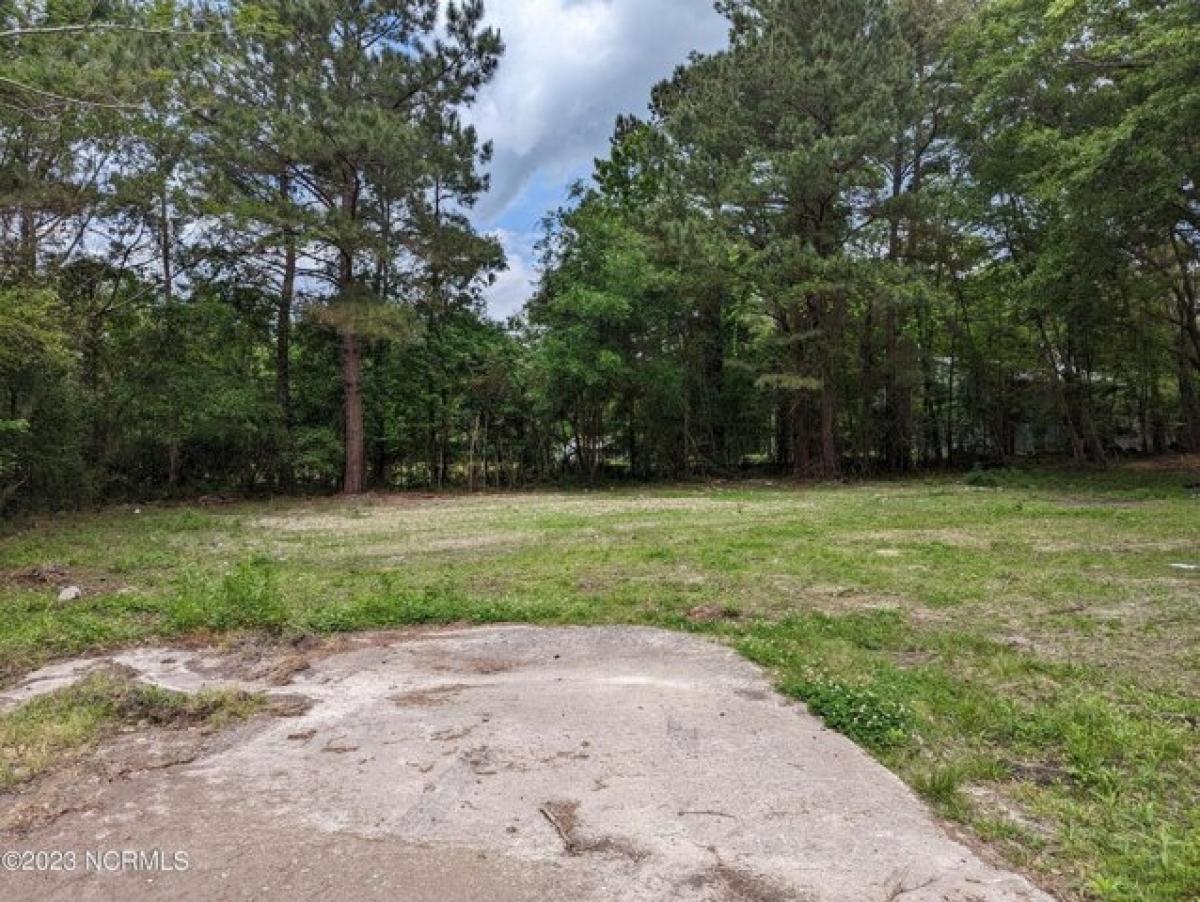 Picture of Residential Land For Sale in Jacksonville, North Carolina, United States