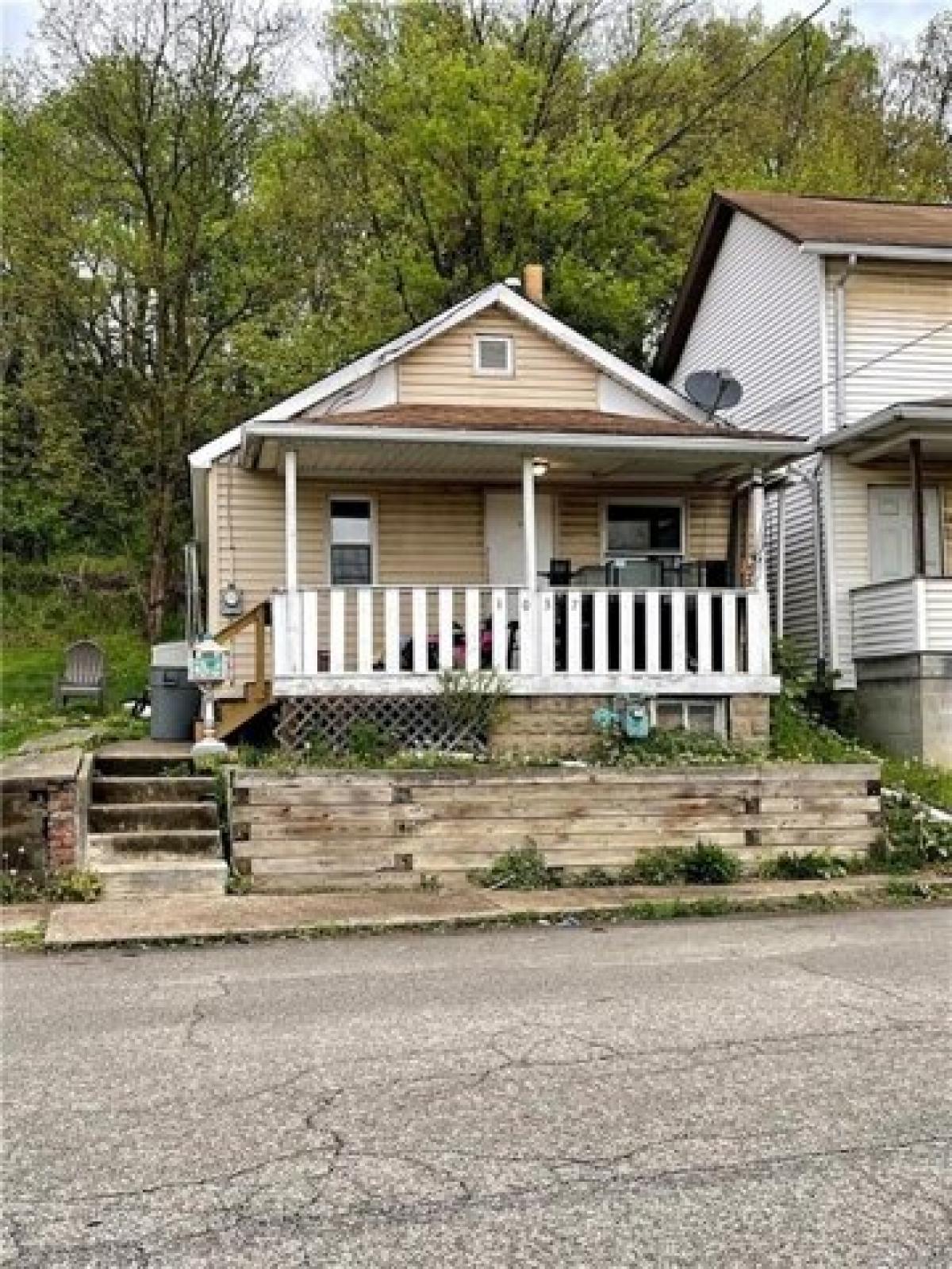 Picture of Home For Sale in Brackenridge, Pennsylvania, United States