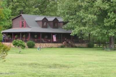 Home For Sale in Nesbit, Mississippi