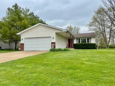 Home For Sale in Hobart, Indiana