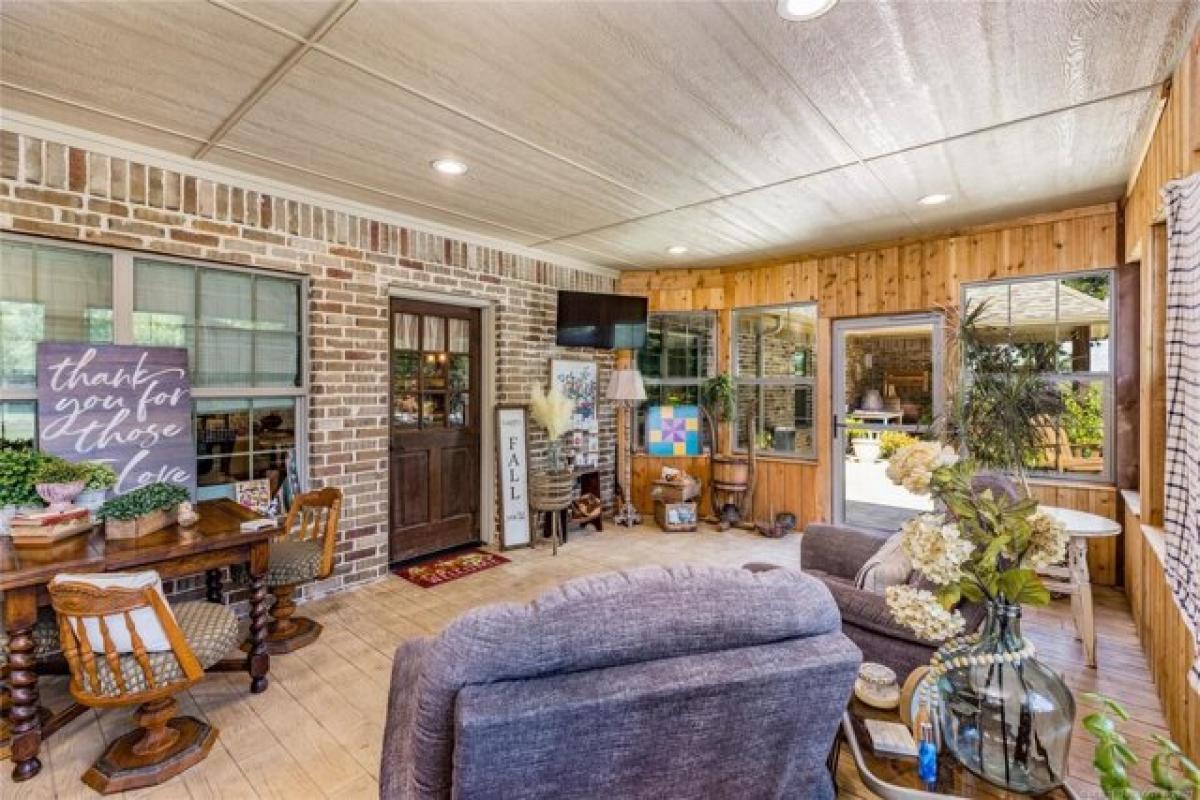 Picture of Home For Sale in Calera, Oklahoma, United States