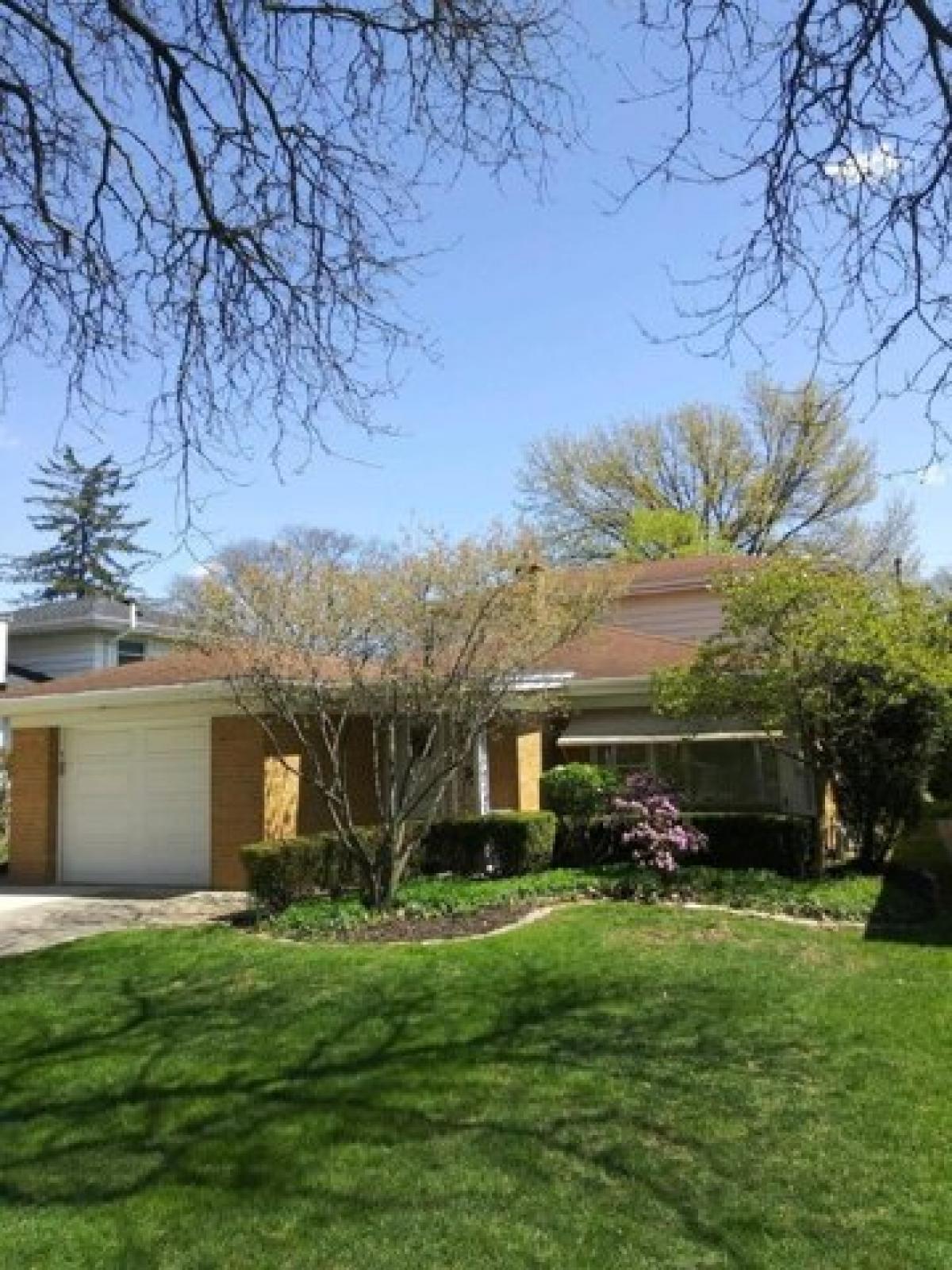 Picture of Home For Sale in La Grange, Illinois, United States