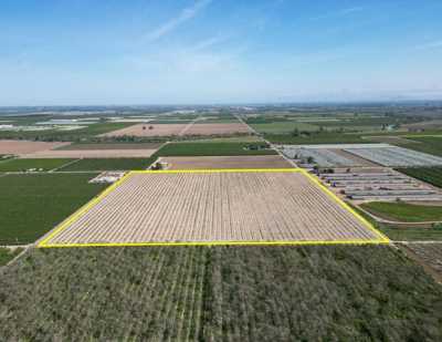 Residential Land For Sale in Hanford, California