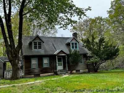Home For Rent in Woodstock, New York
