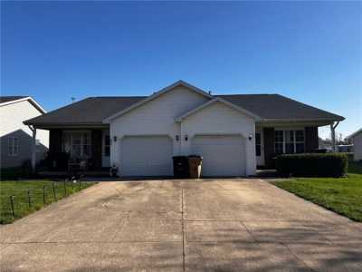 Home For Sale in Charleston, Illinois