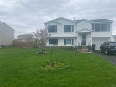 Home For Sale in Brewerton, New York