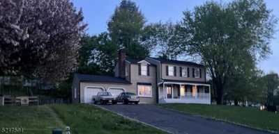 Home For Sale in Bloomsbury, New Jersey