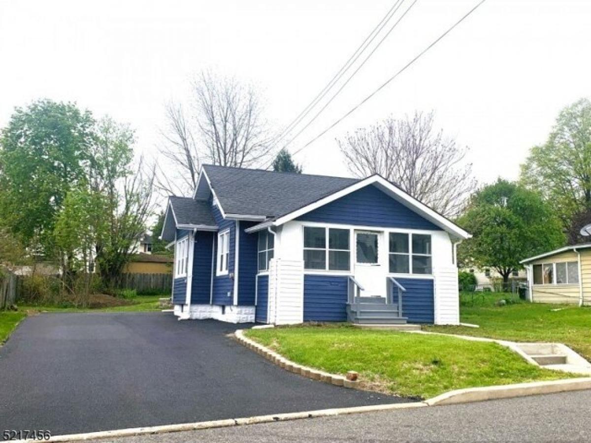 Picture of Home For Sale in Sussex, New Jersey, United States