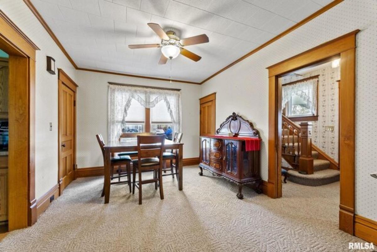 Picture of Home For Sale in Viola, Illinois, United States