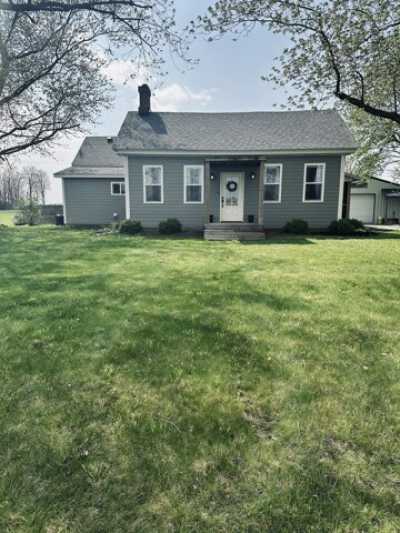 Home For Sale in Sheridan, Indiana