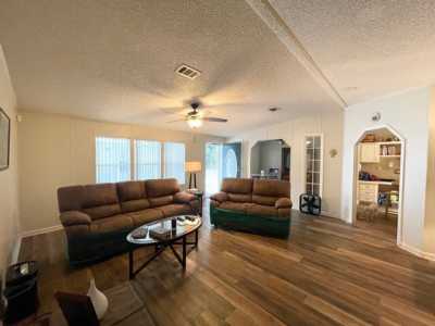 Home For Sale in Thonotosassa, Florida