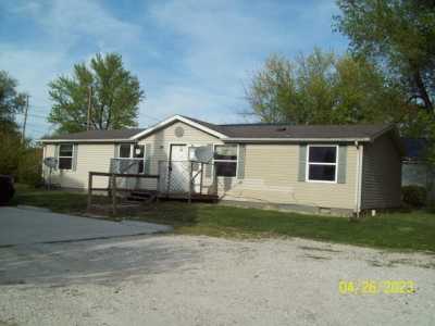 Home For Sale in Baylis, Illinois