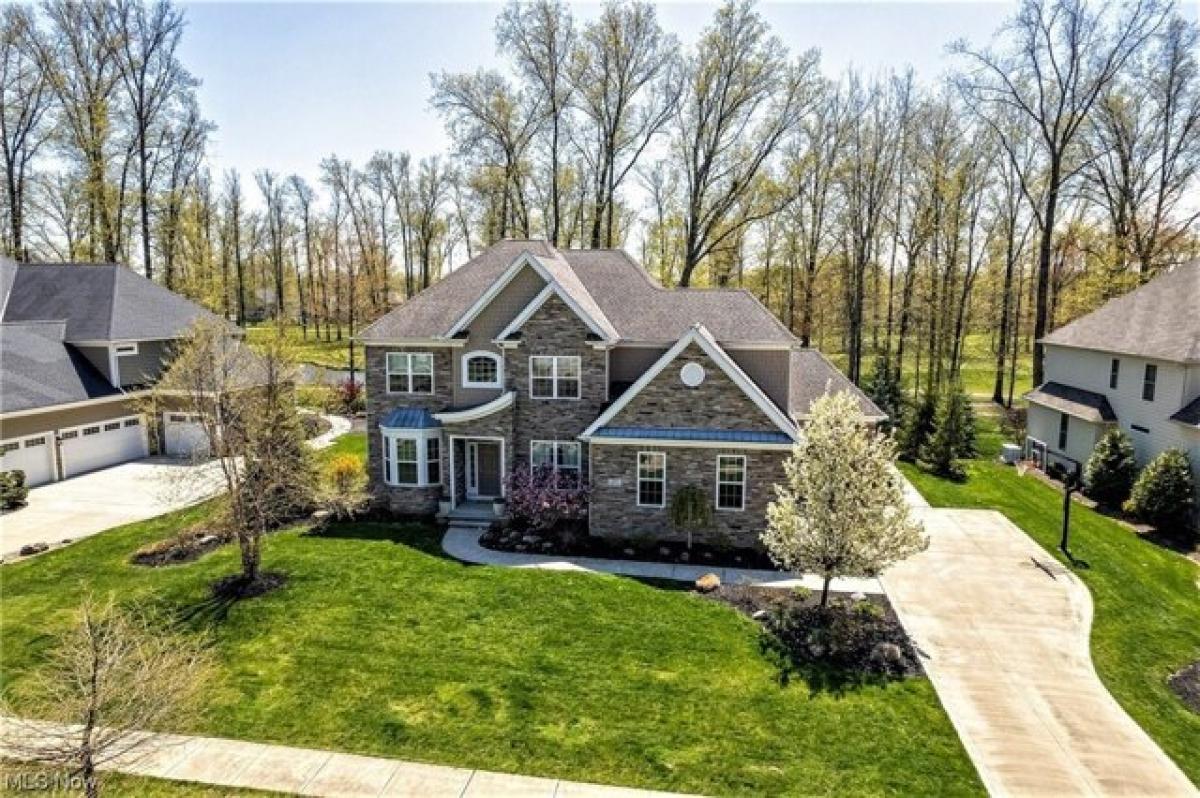 Picture of Home For Sale in Avon Lake, Ohio, United States