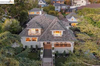 Home For Sale in Piedmont, California