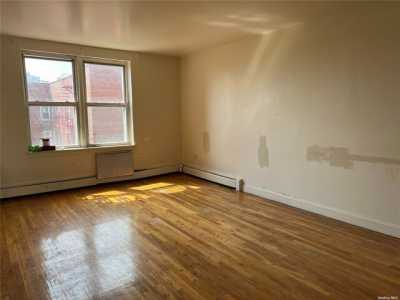 Home For Rent in Kew Gardens, New York