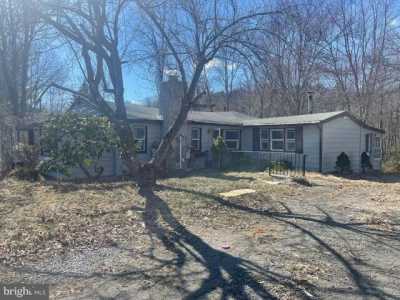 Home For Sale in Hewitt, New Jersey