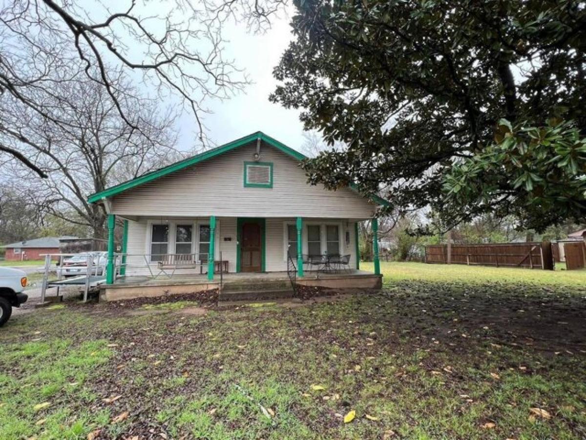 Picture of Home For Sale in Tishomingo, Oklahoma, United States