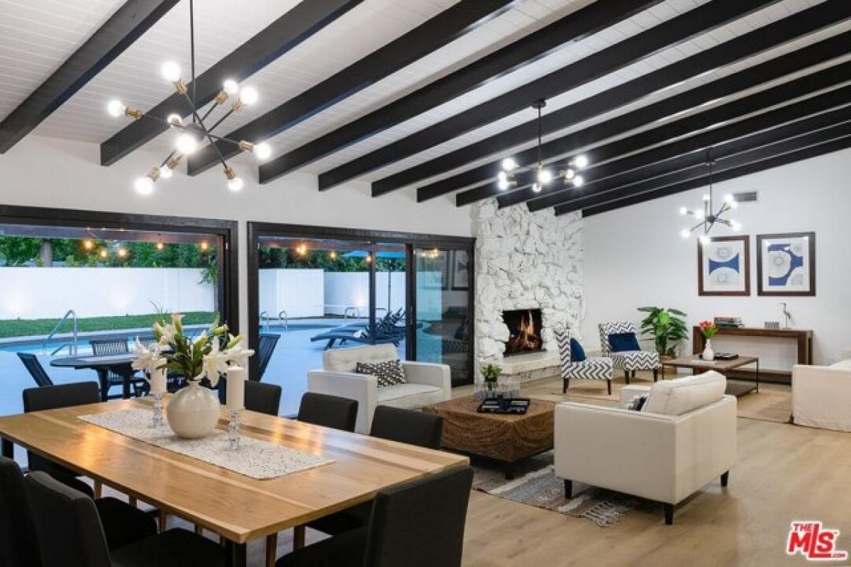 Picture of Home For Sale in Tarzana, California, United States