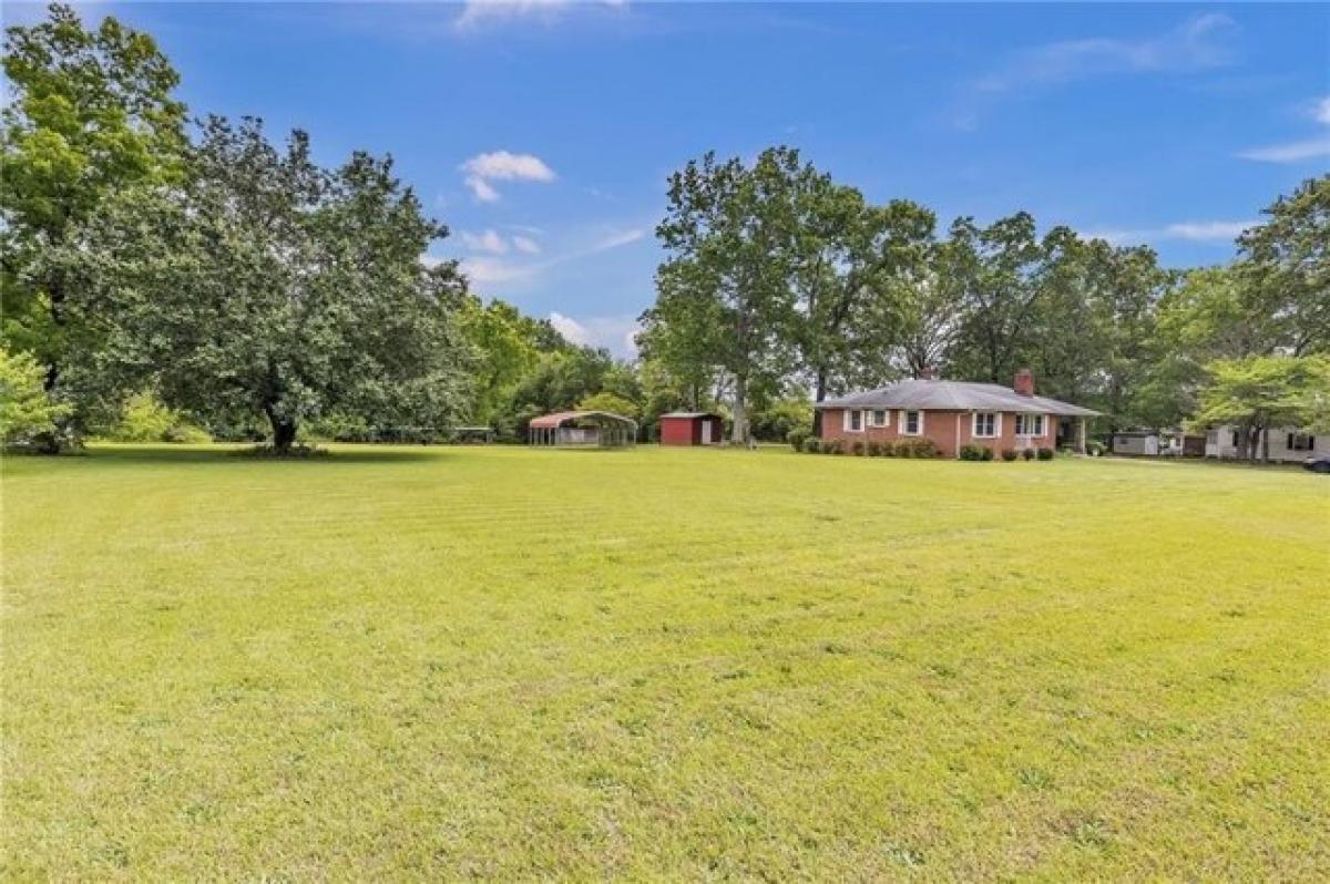 Picture of Home For Sale in Starr, South Carolina, United States