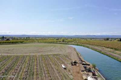 Residential Land For Sale in Zillah, Washington