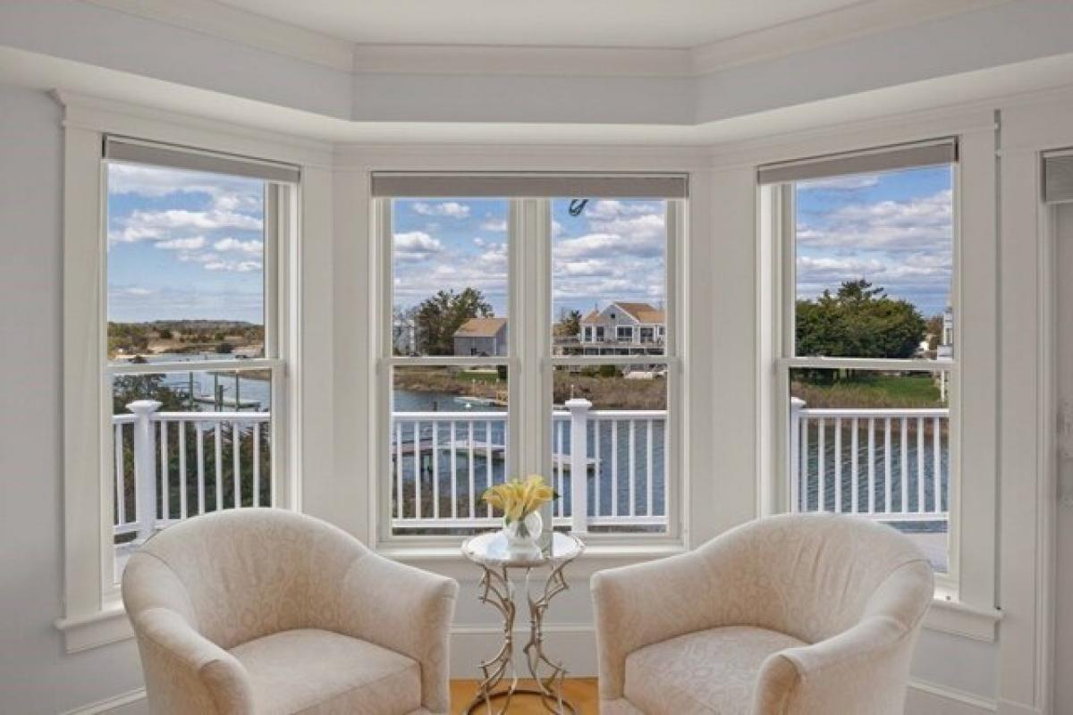 Picture of Home For Sale in West Yarmouth, Massachusetts, United States
