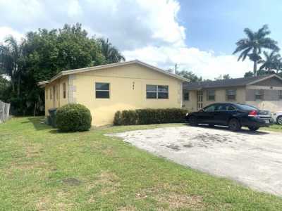 Home For Sale in Belle Glade, Florida
