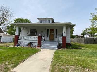 Home For Sale in Marshall, Missouri