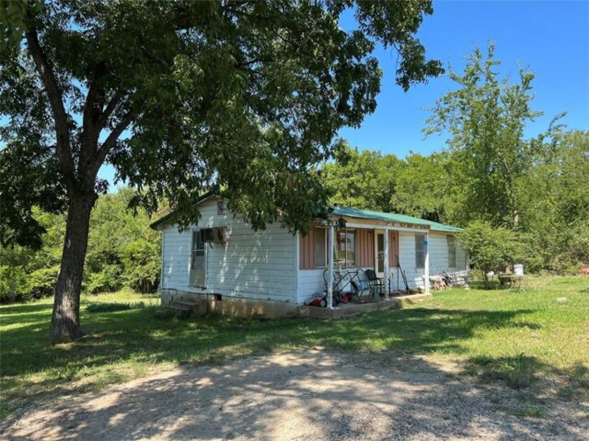 Picture of Home For Sale in Kingston, Oklahoma, United States
