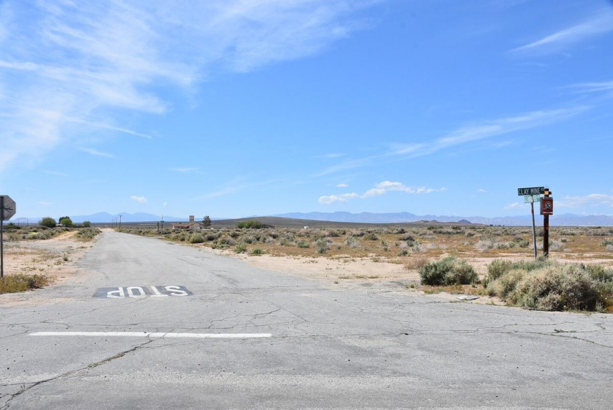 Picture of Residential Land For Sale in North Edwards, California, United States