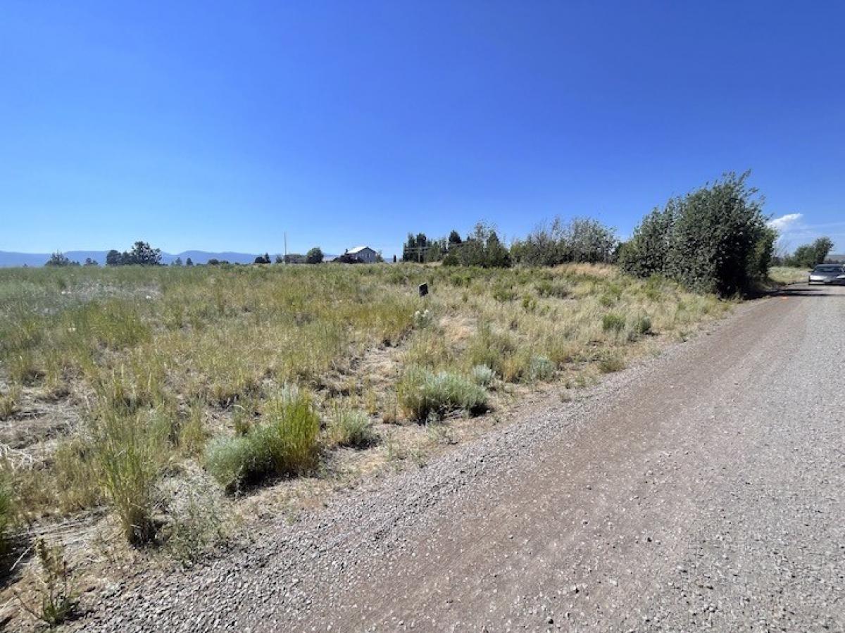 Picture of Residential Land For Sale in Chiloquin, Oregon, United States