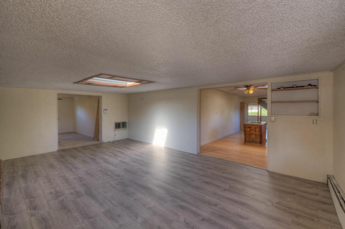 Picture of Apartment For Sale in Walsenburg, Colorado, United States