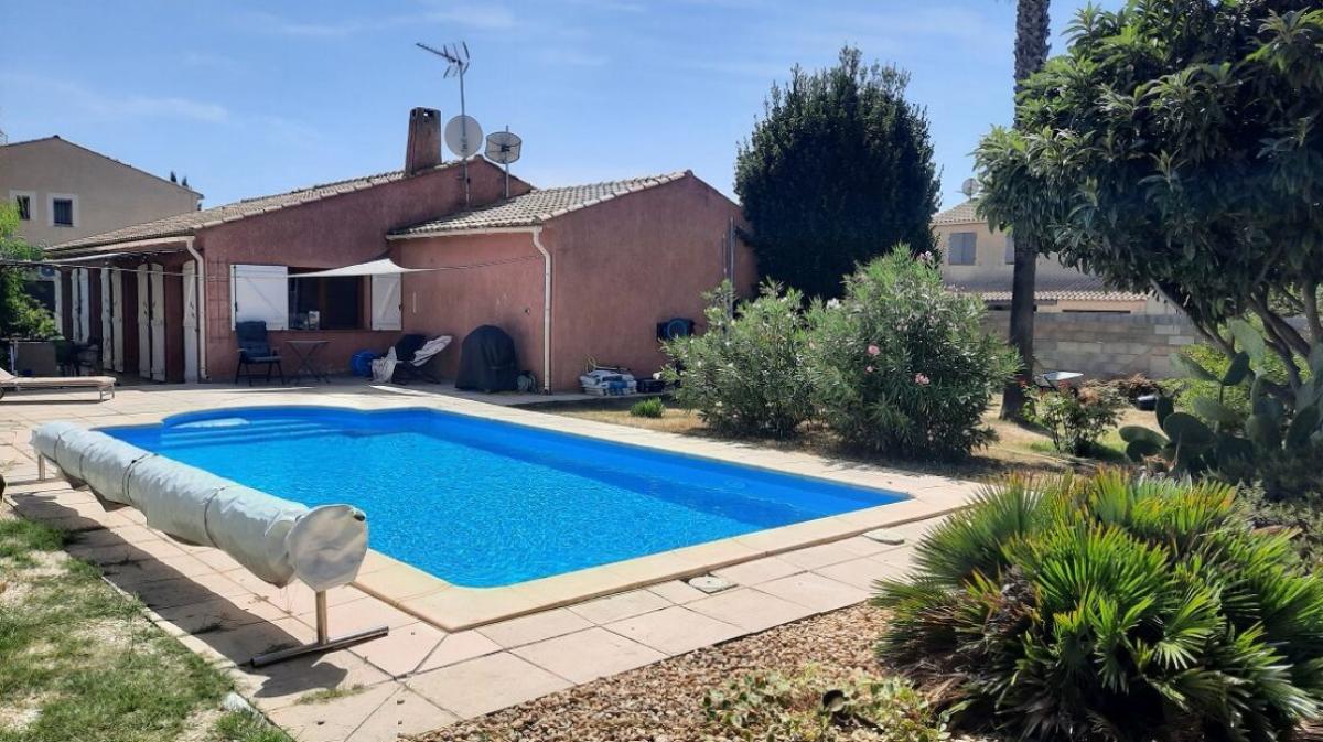 Picture of Home For Sale in Autignac, Languedoc Roussillon, France
