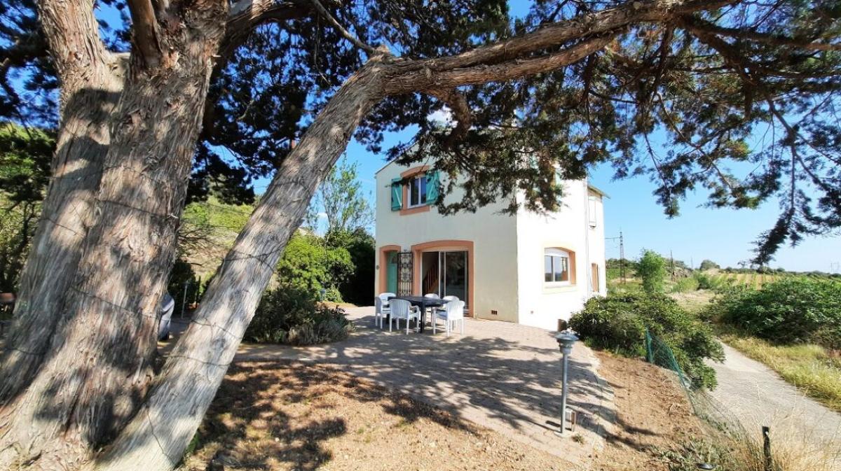 Picture of Home For Sale in Autignac, Languedoc Roussillon, France