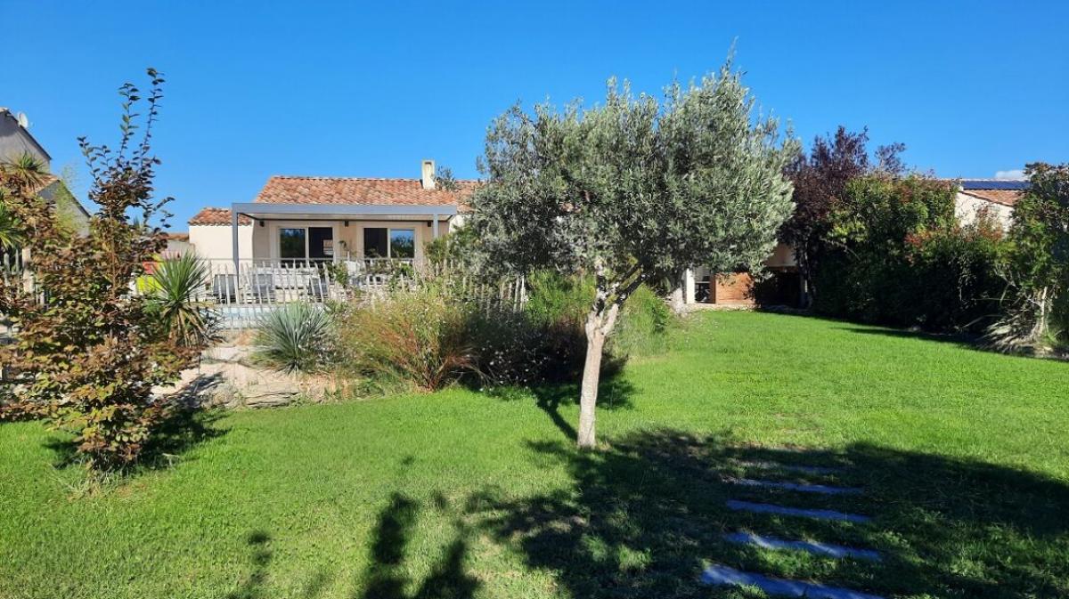 Picture of Home For Sale in Autignac, Languedoc Roussillon, France