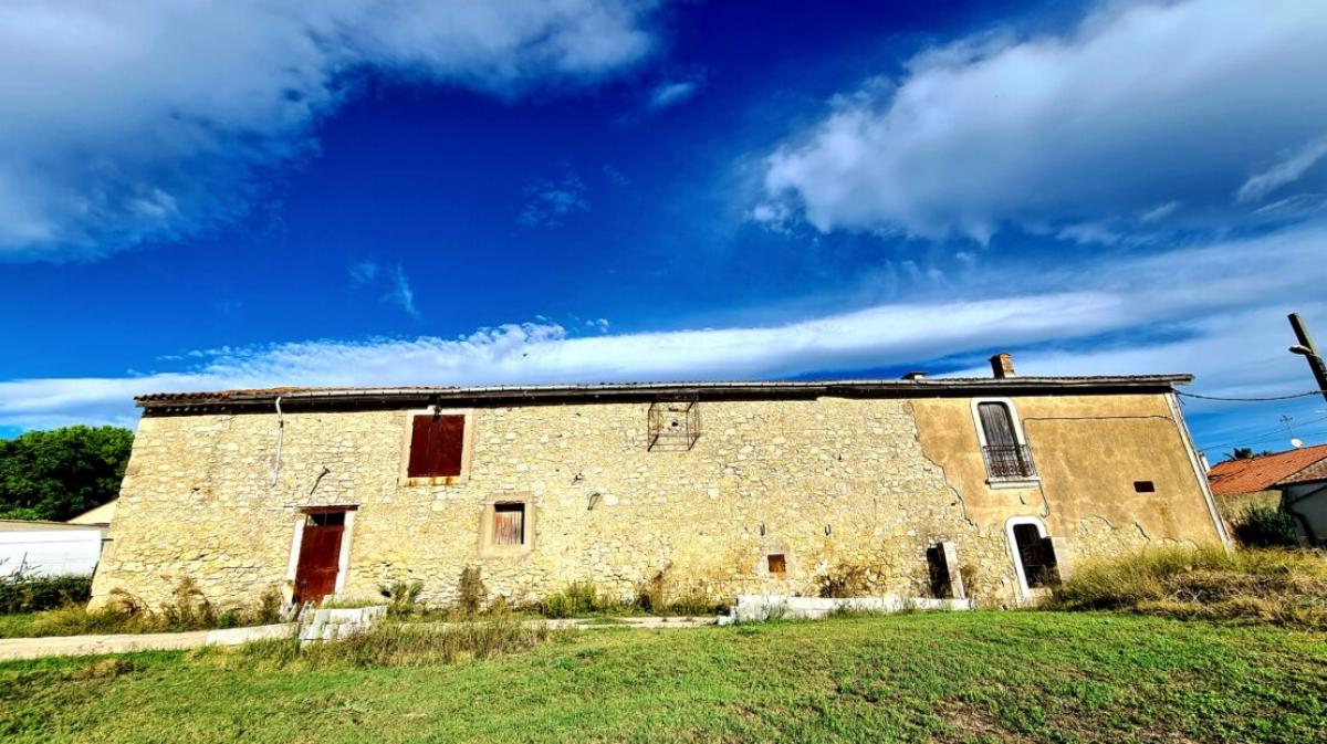 Picture of Home For Sale in Autignac, Languedoc Roussillon, France