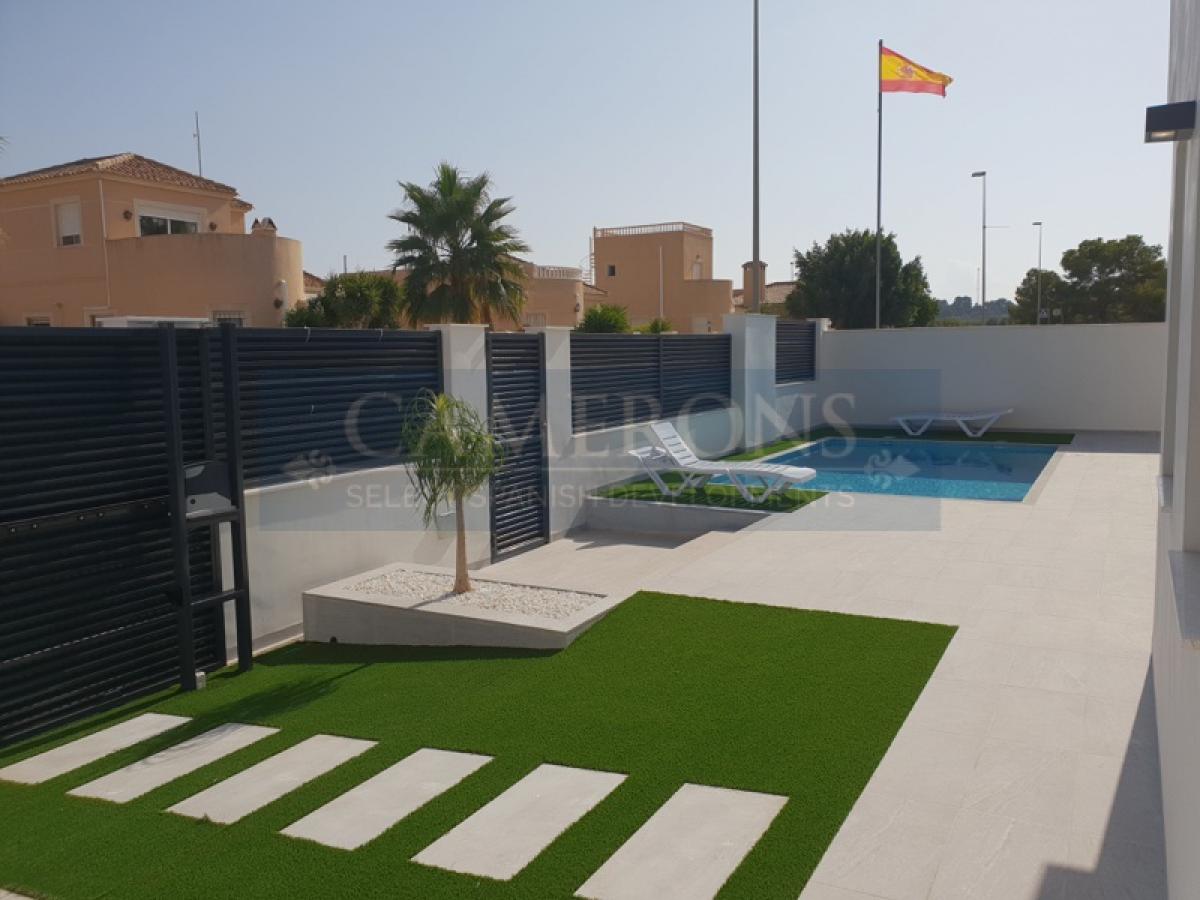 Picture of Villa For Sale in Pinar De Campoverde, Alicante, Spain